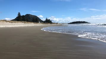 鄰近海灘