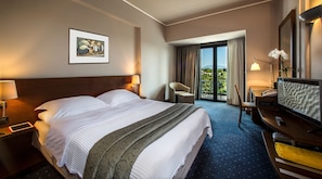Egyptian cotton sheets, minibar, in-room safe, blackout curtains