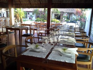 2 restaurants, serveren lunch, diner, Italiaanse gerechten