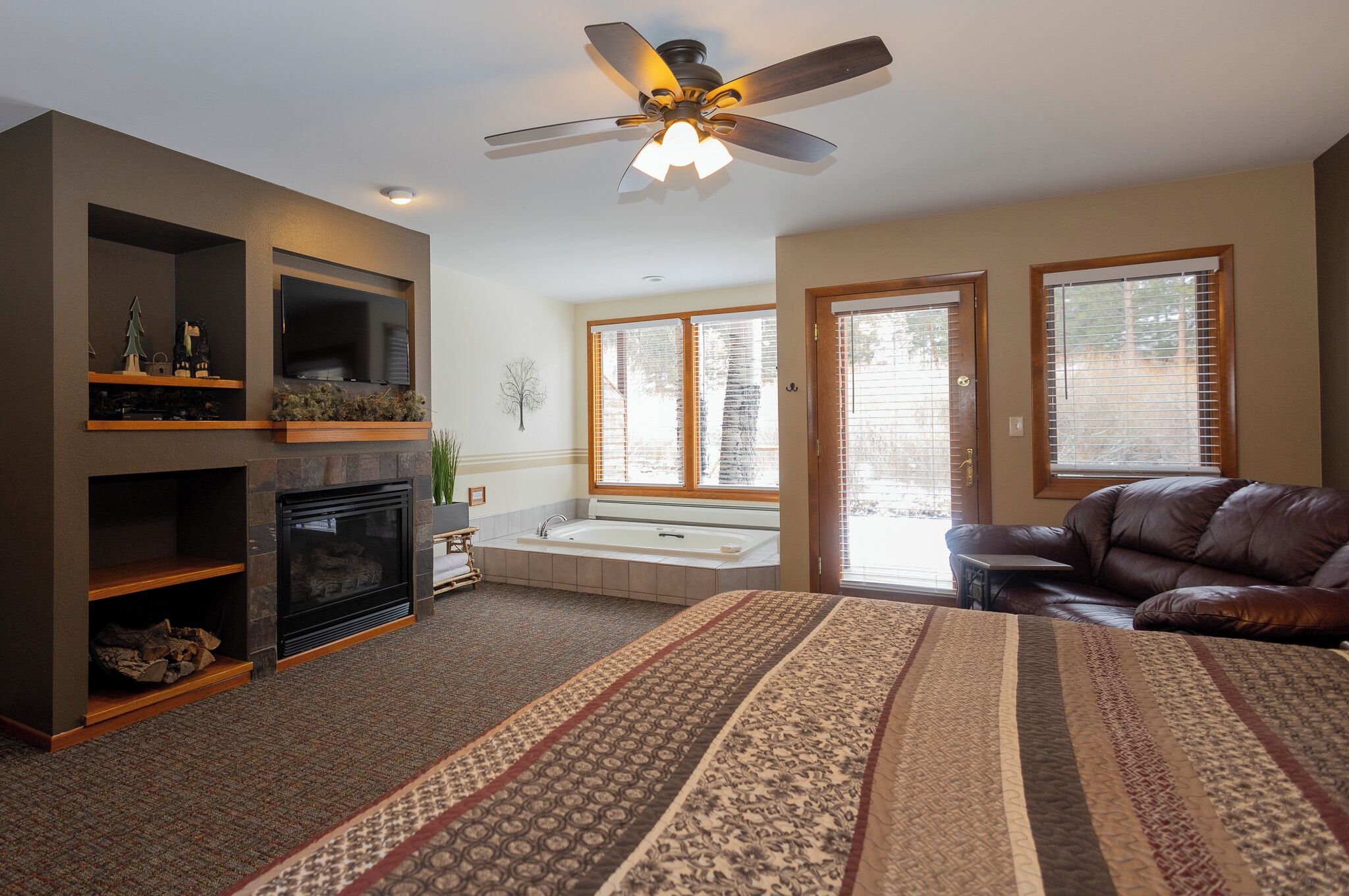 Suite, 1 King Bed (Spa) | Pillowtop beds, individually decorated, individually furnished