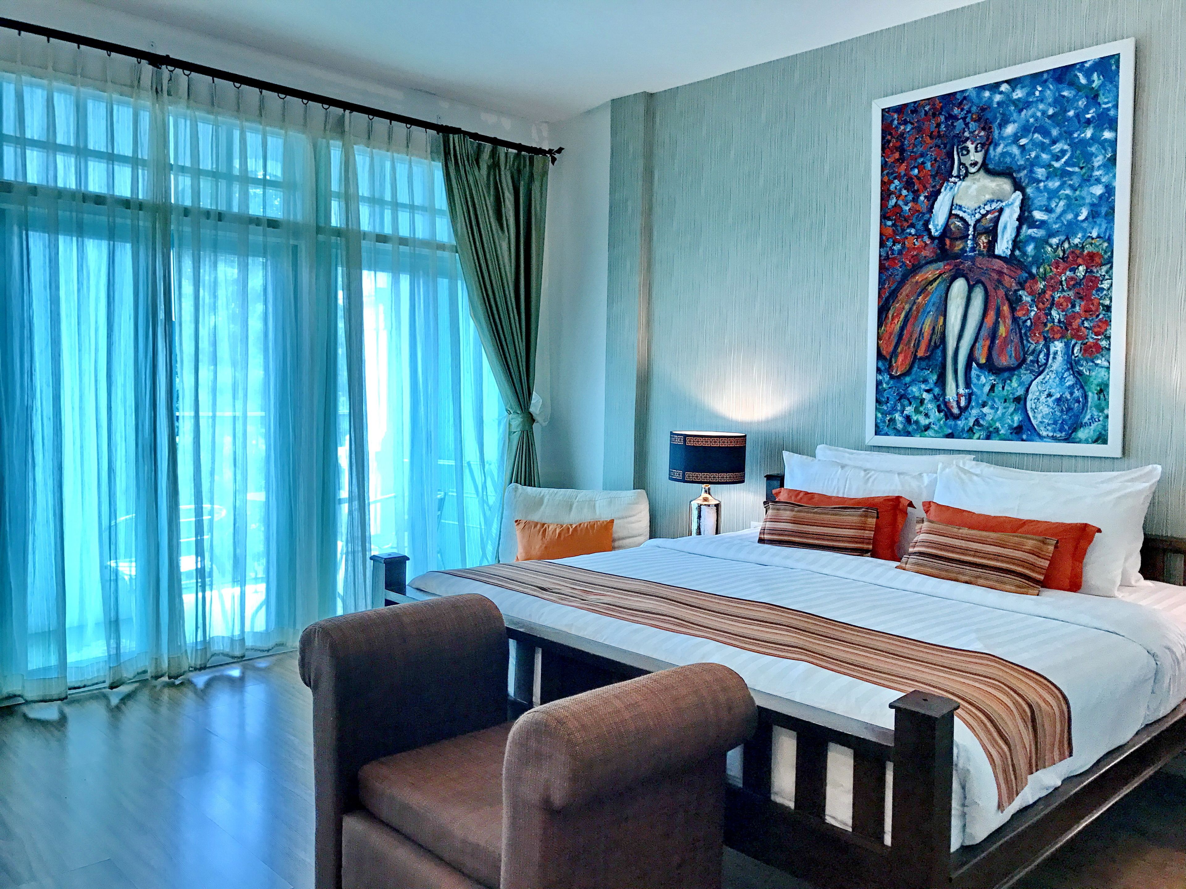 premium deluxe 1 king, city view with balcony | balcony view