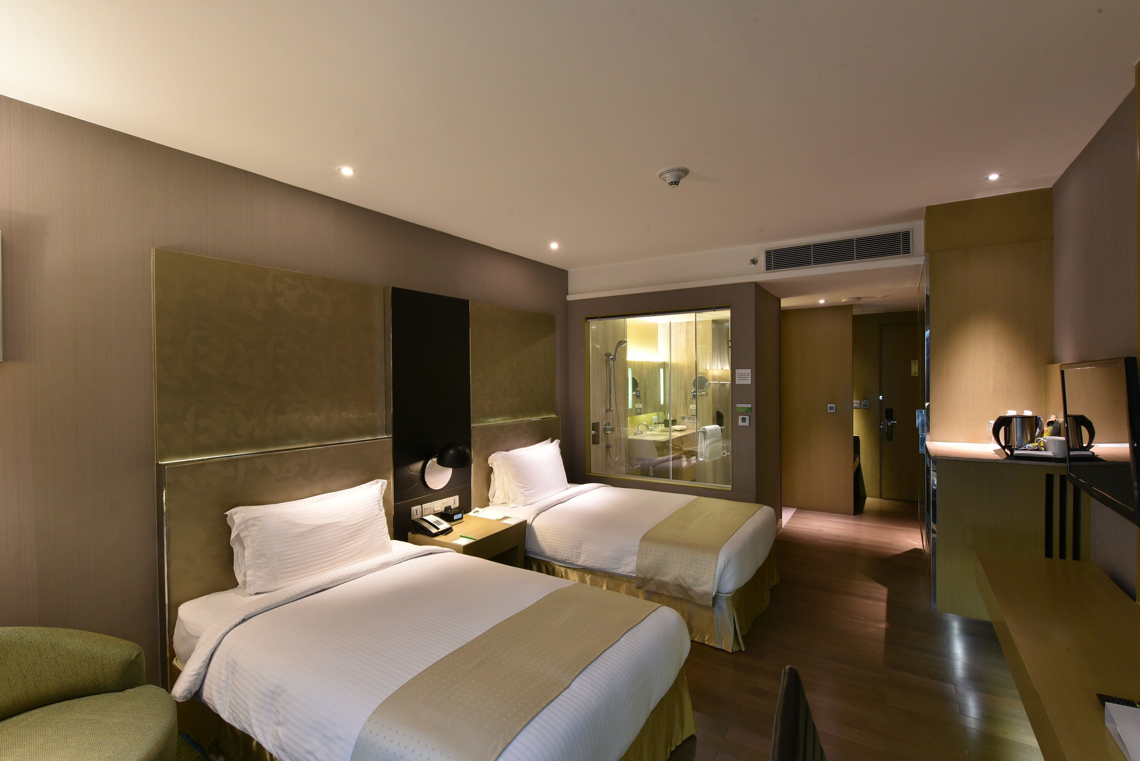 standard room, 2 single beds, non smoking, pool view | 1 bedroom, premium bedding, minibar, in-room safe