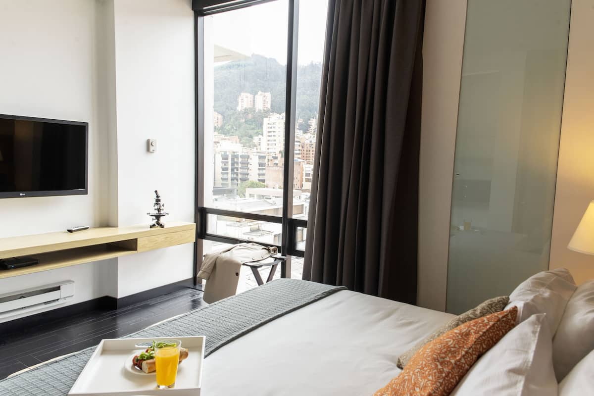 1 chambre, literie de qualité supérieure, couette en duvet d'oie