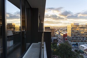 Premium-Apartment, 1 Schlafzimmer, Stadtblick | Terrasse/Patio