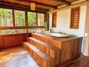 Master Vista Mar | 浴室 | 免费洗浴用品、吹风机、浴袍、拖鞋