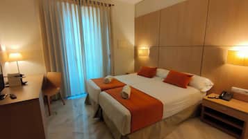 Literie de qualité supérieure, couette en duvet d'oie, minibar