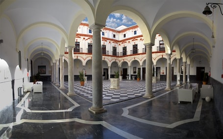Ingresso interno. Hotel Boutique Convento Cádiz