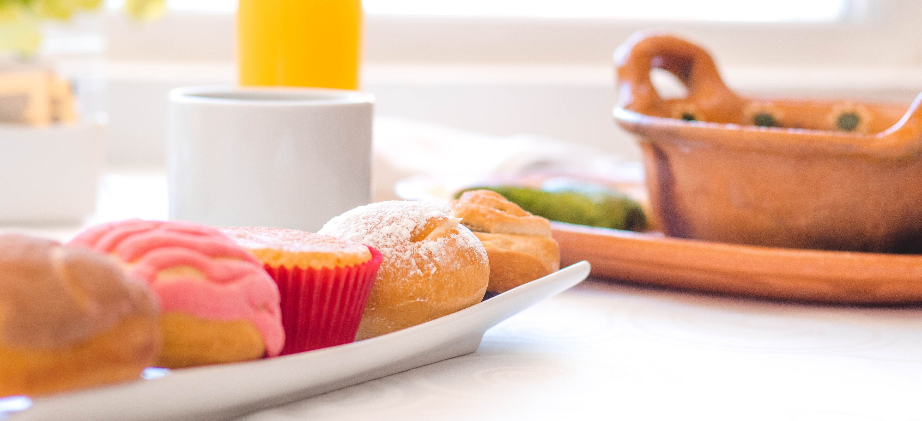 매일 뷔페 아침 식사 유료