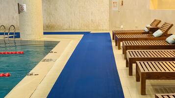 Indendørs pool