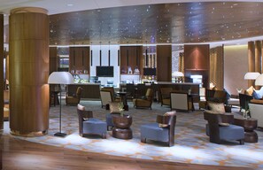 2 间酒吧/酒廊、葡萄酒酒吧、大堂酒廊