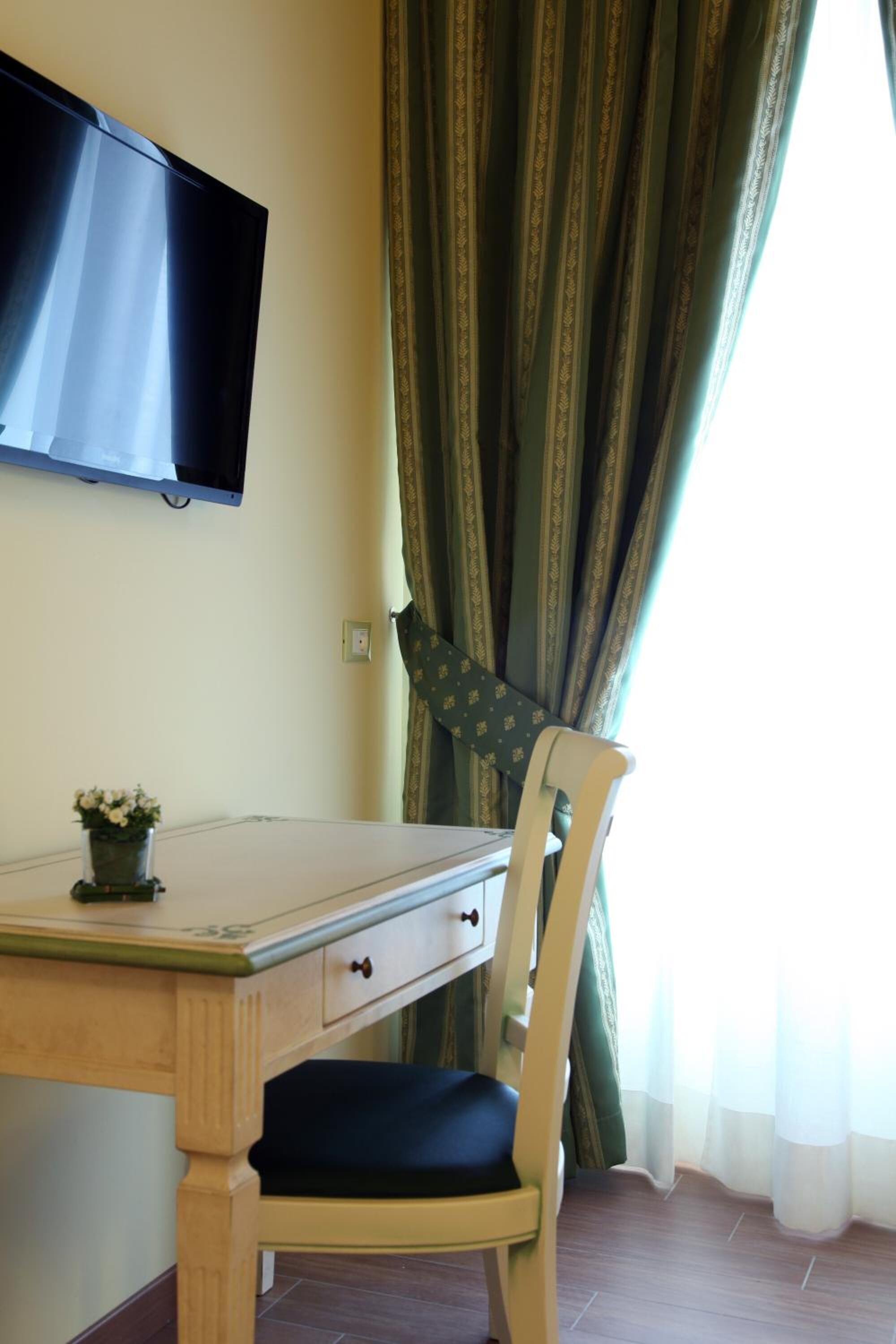 down duvets, in-room safe, desk, free wifi