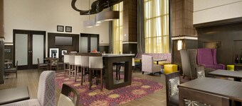 Hampton Inn & Suites Buffalo Airport