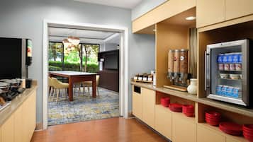 Free daily continental breakfast
