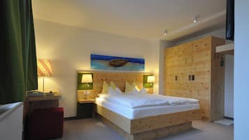 Basic Room, 1 Bedroom | Premium bedding, in-room safe, individually furnished, desk