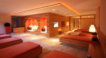 Un sauna, baño turco, aguas termales/minerales, tratamientos corporales