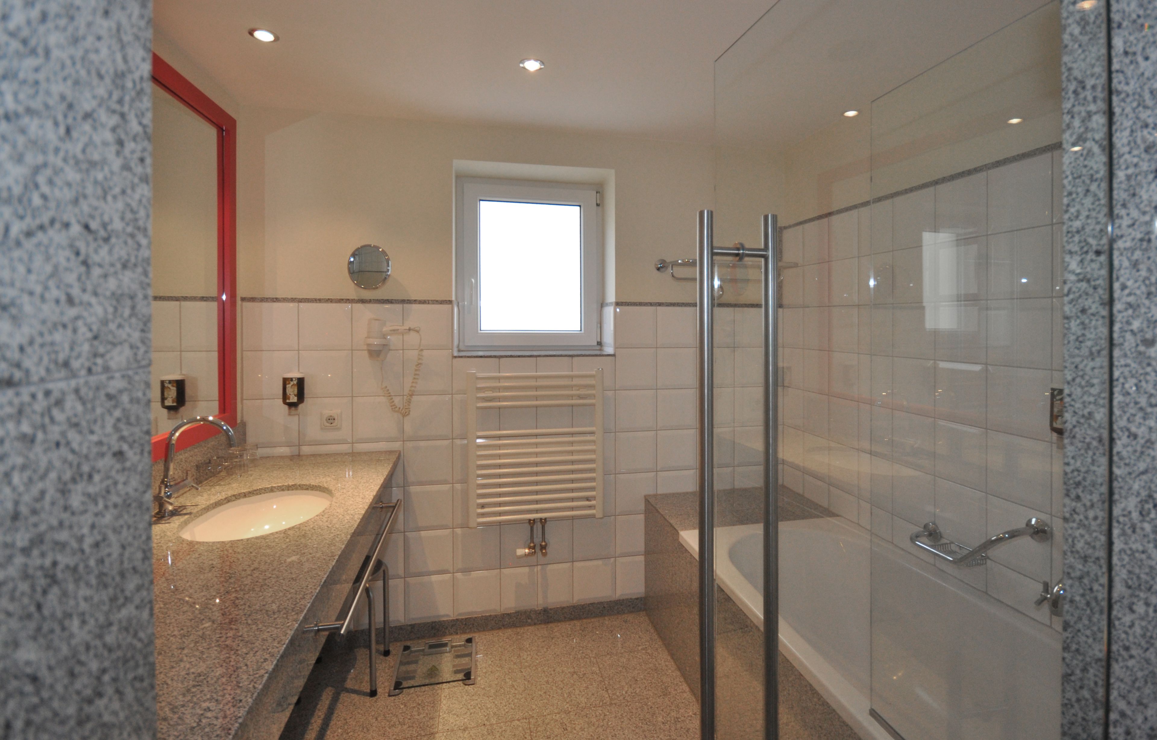 deluxe room, balcony, mountain view | bathroom | free toiletries, hair dryer, bathrobes, towels