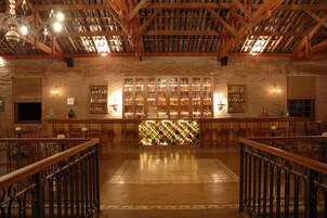 32-inch LCD TV with satellite channels, TV