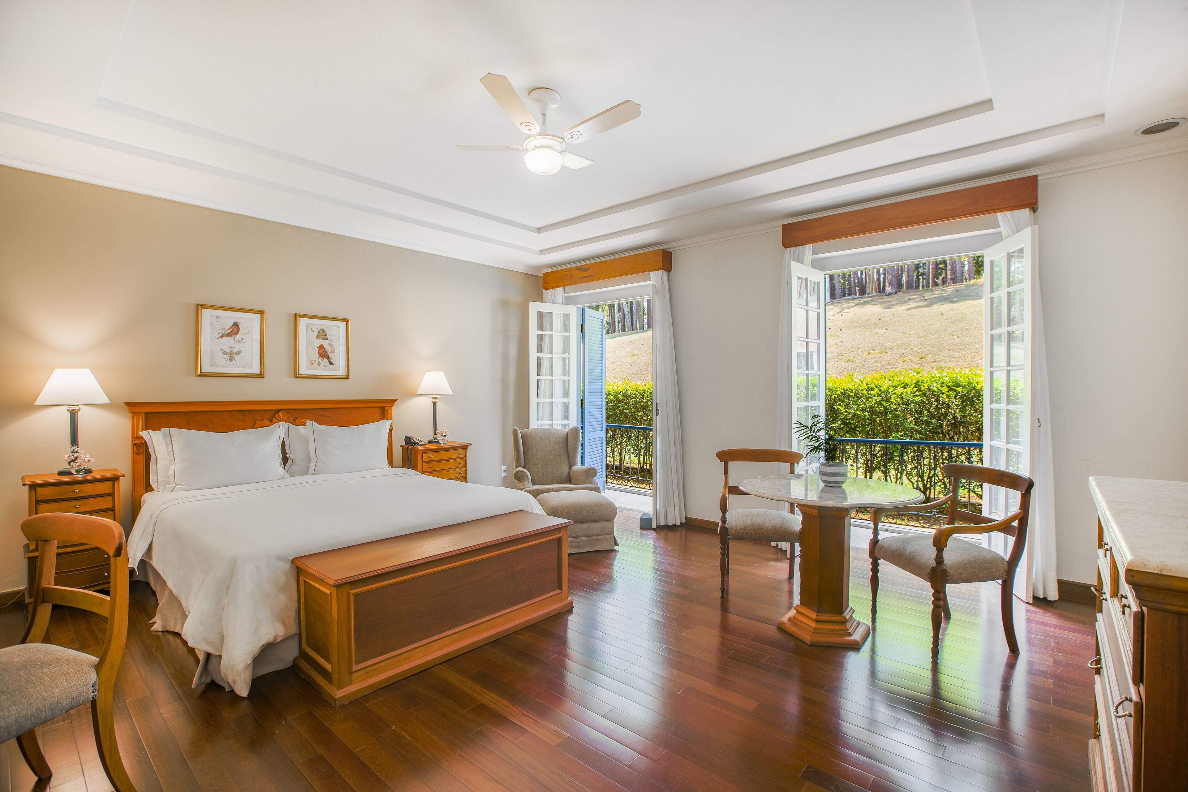 Suíte júnior | Frigobar, cofres nos quartos, escrivaninha, quartos à prova de som