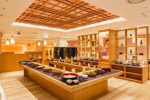 朝食 (ビュッフェ)、毎日提供 (1 名様 2200 JPY)