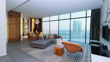 Premium bedding, minibar, in-room safe, desk