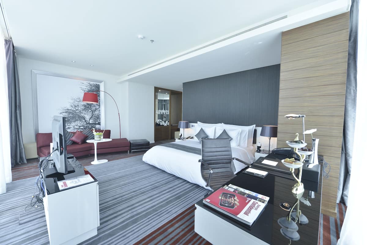 Ropa de cama de alta calidad y minibar