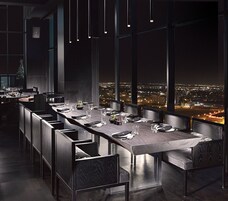 4 间餐厅，供应早餐、午餐和晚餐，意大利菜