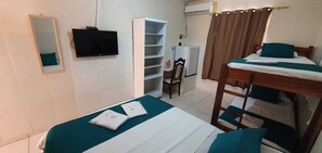 Standard Quadruple Room | Bathroom | Combined shower/tub, towels