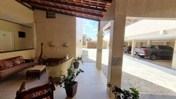 TV LED 32 pollici con canali via cavo, TV