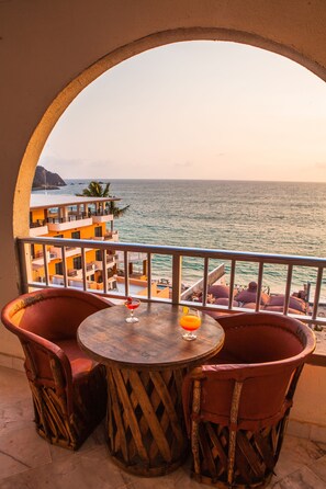 Interior - The Alondra Hotel (Barra de Navidad)