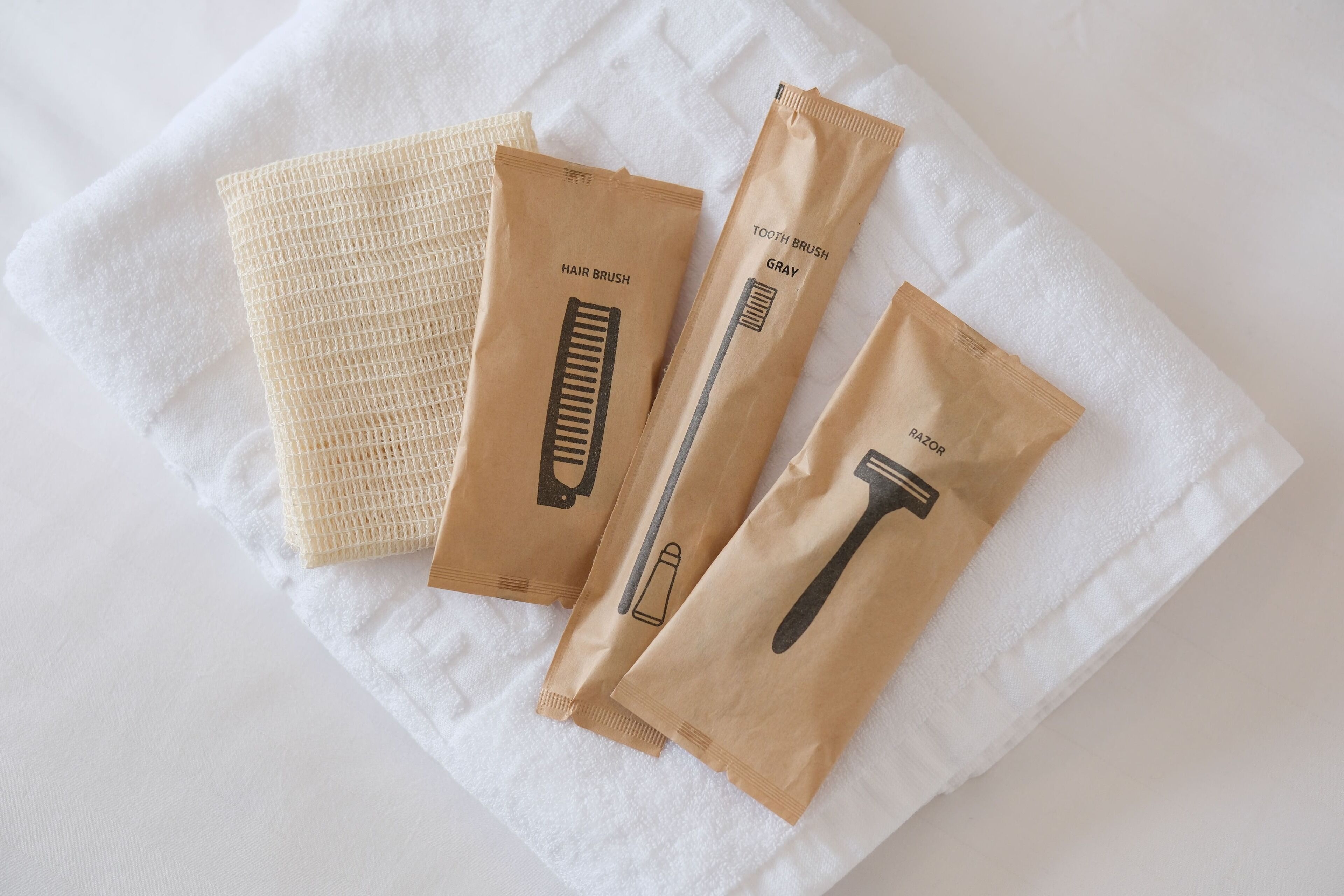 combined shower/bathtub, free toiletries, hair dryer, slippers