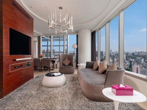 Free minibar items, in-room safe, desk, free WiFi - Pullman Saigon Centre (Ho Chi Minh City)
