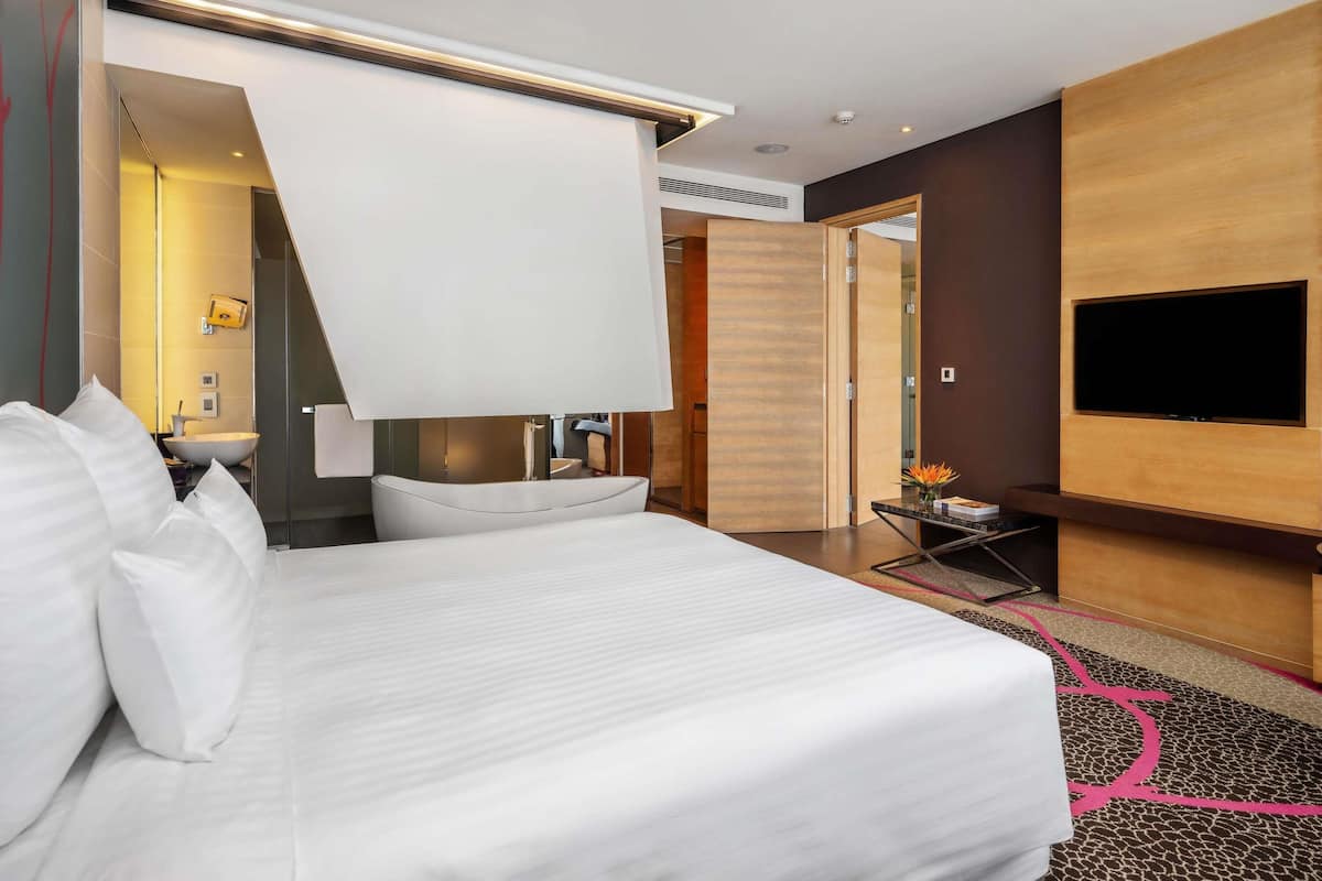 Free minibar items, in-room safe, desk, free WiFi