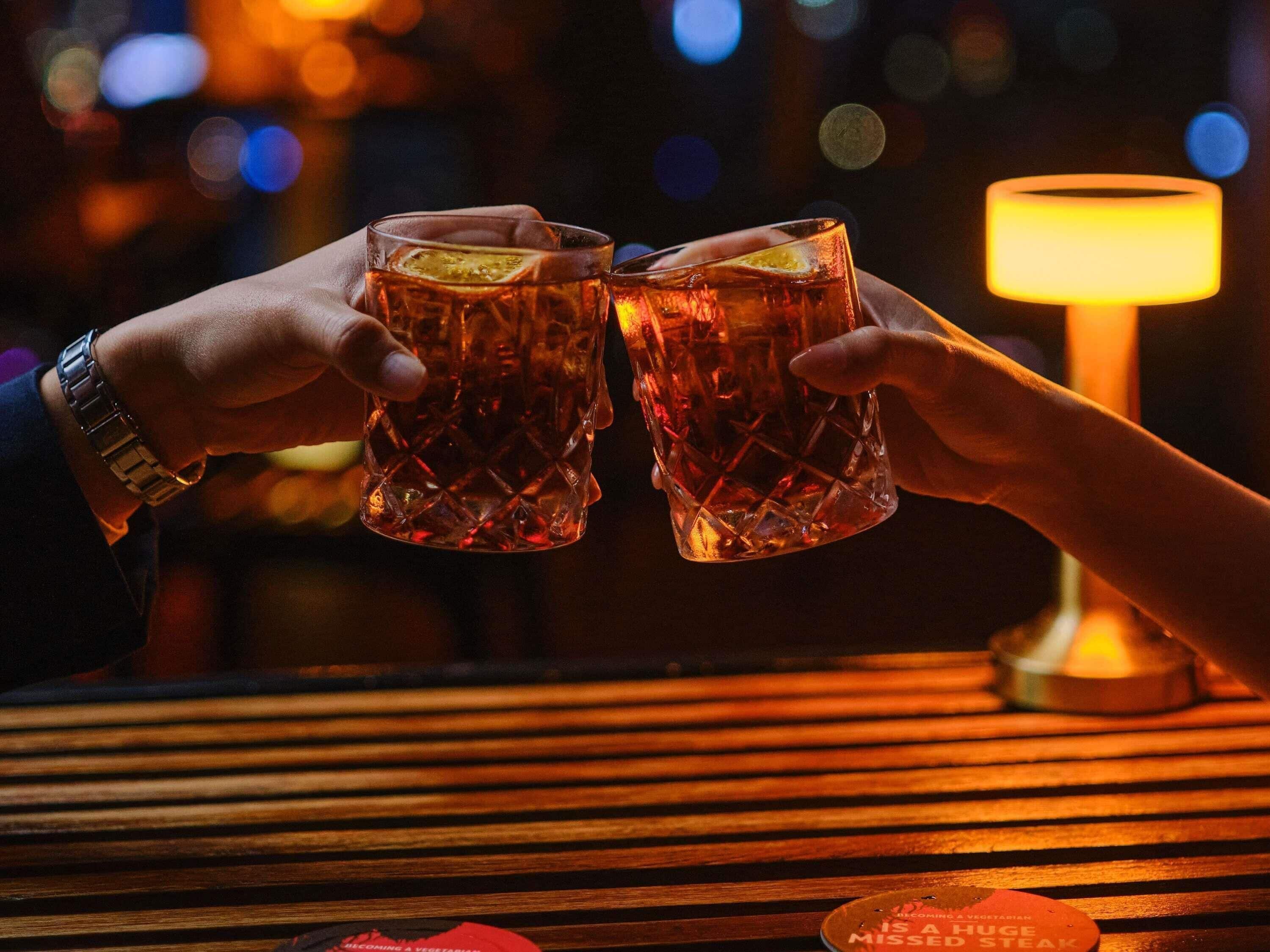 2 bars, bar à cocktails, bar sur le toit