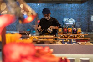 Petit-déjeuner buffet (556000 VND par personne)