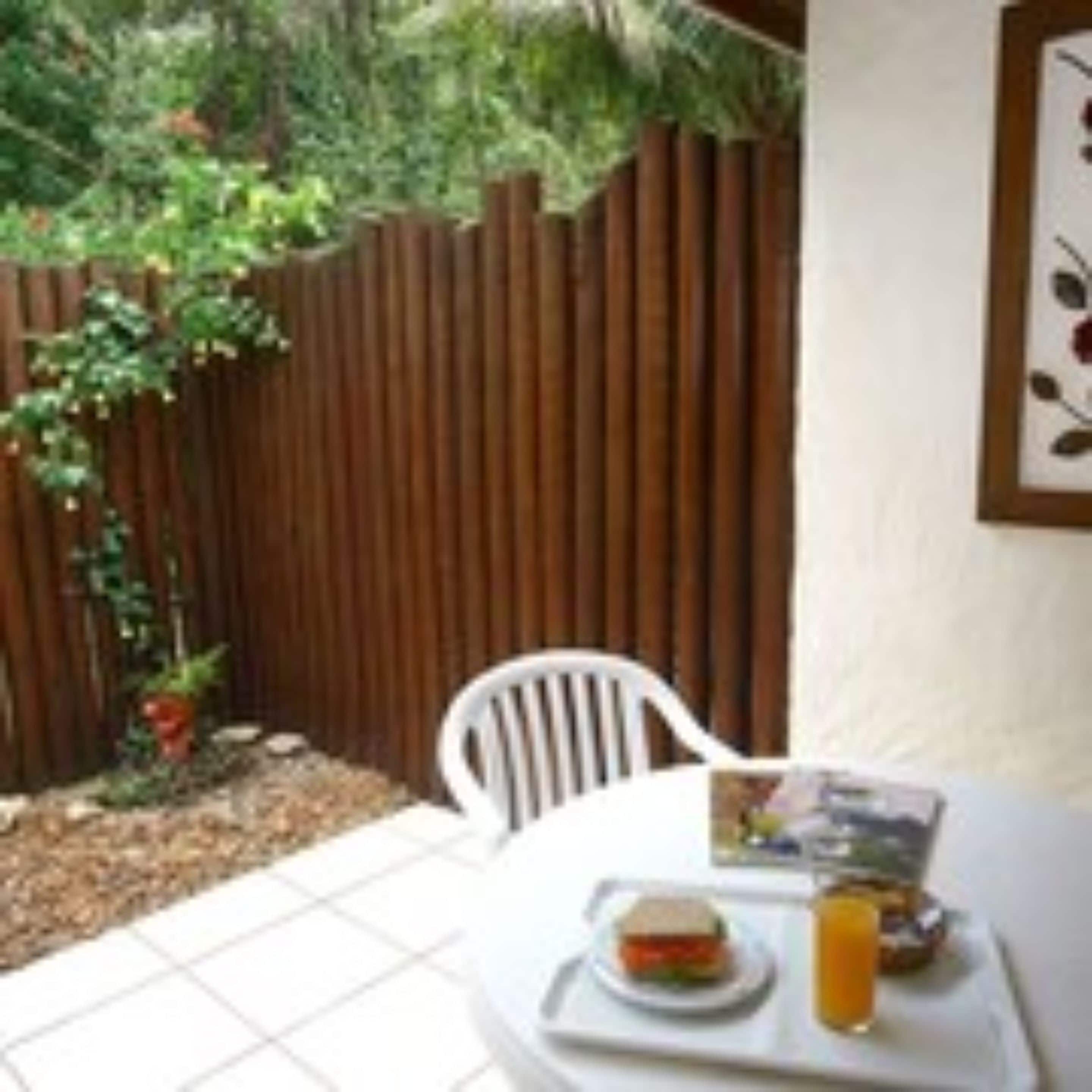 luxury triple room with balcony  | terrace/patio