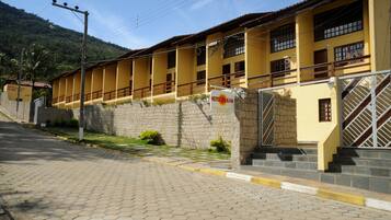 Fachada da propriedade