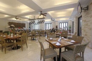 Daily buffet breakfast for a fee