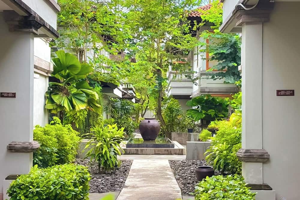 Grand Whiz Hotel Nusa Dua