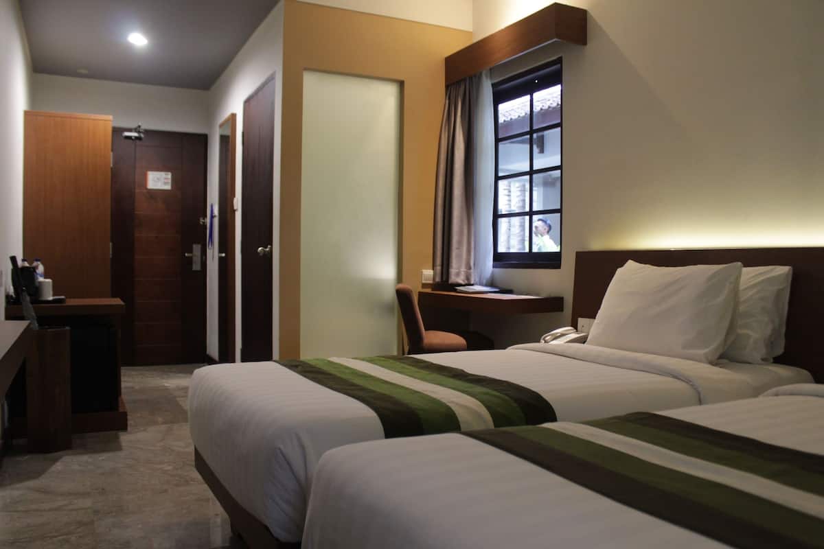 In-room safe, desk, free WiFi, bed sheets