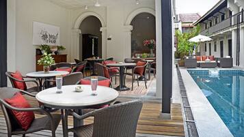 Termasuk sarapan pesanan masak