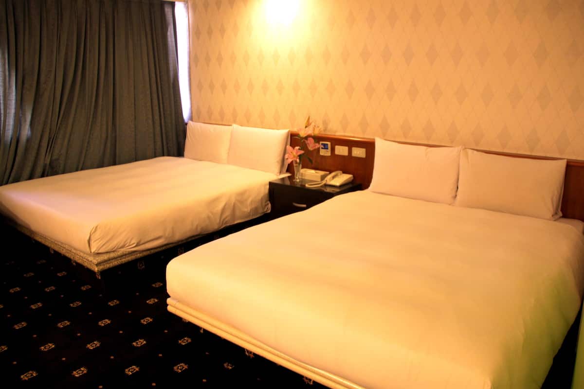 Kamar Keluarga | Minibar, Wi-Fi gratis, dan seprai linen