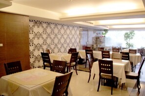 Breakfast area - Crystal Hotel (Taipei)