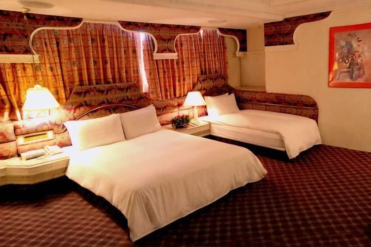 Minibar, Wi-Fi gratis, dan seprai linen