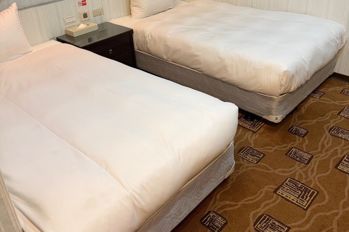 Kamar Twin, tanpa jendela | Minibar, Wi-Fi gratis, dan seprai linen