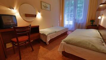 Economy Twin Room | In-room safe, desk, blackout drapes, free cribs/infant beds