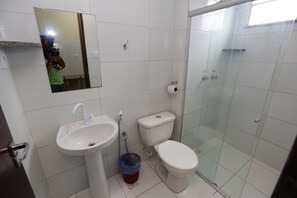 Triple Room | Bathroom - Pousada Mirante das Águas (Aracaju)