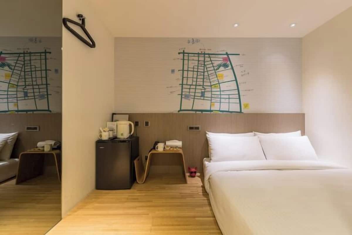 Quartos à prova de som, ferros/tábuas de passar roupa, Wi-Fi de cortesia