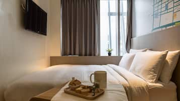 Economy Double Room, No Windows | Soundproofing, iron/ironing board, free WiFi, bed sheets