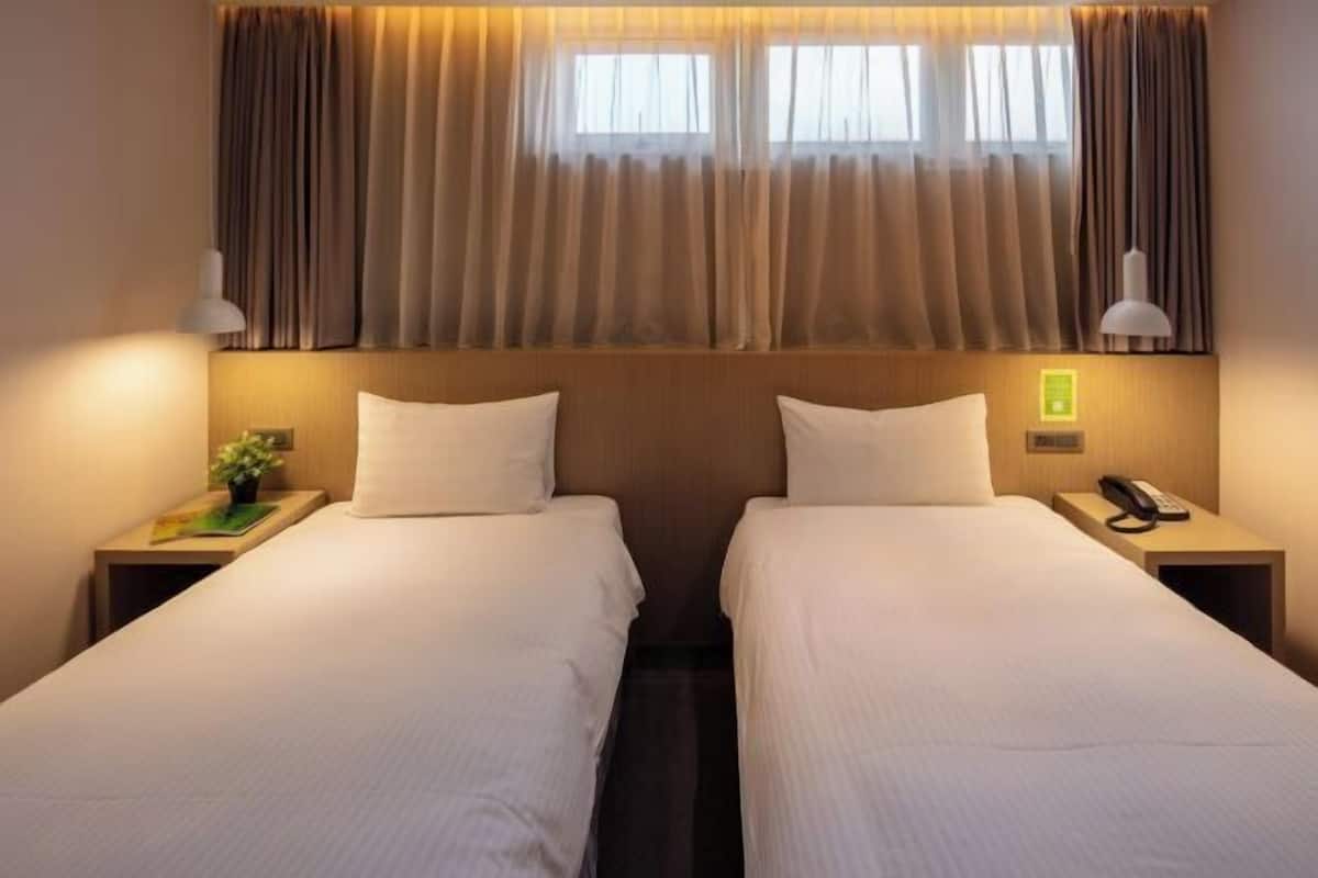 Soundproofing, iron/ironing board, free WiFi, bed sheets