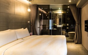 Superior Room, 1 Double Bed | Desk, iron/ironing board, free WiFi, bed sheets - Vendome East Inn (Taipei)